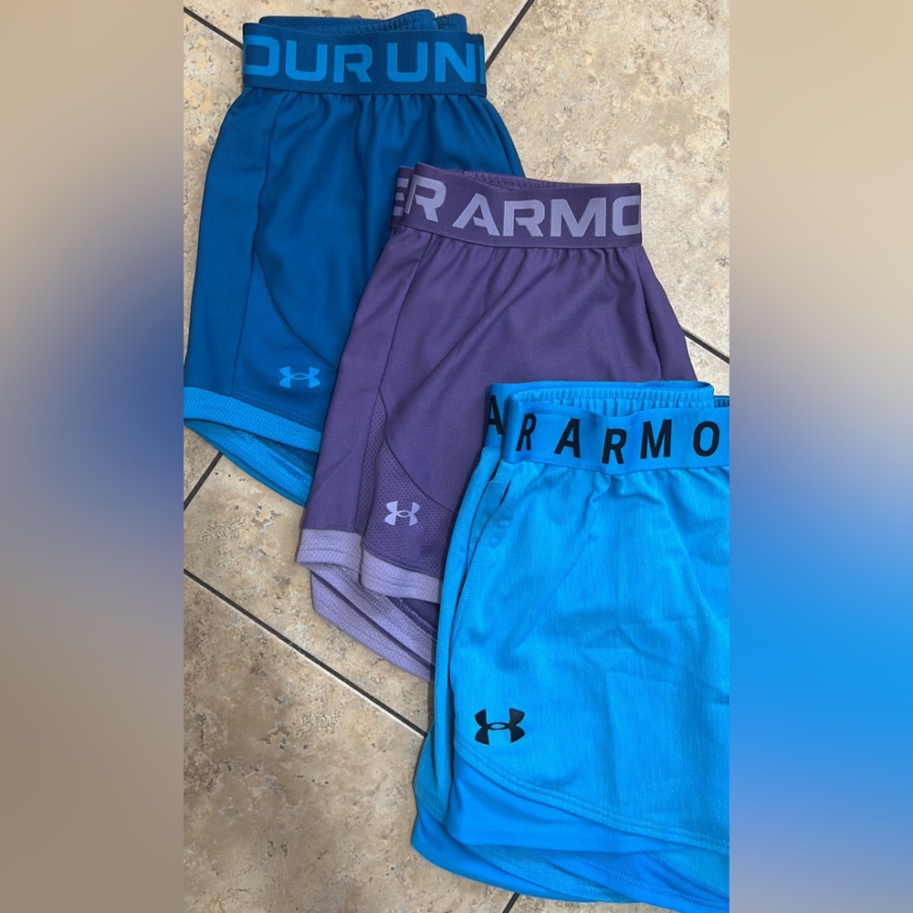 Under Armour short bundle
